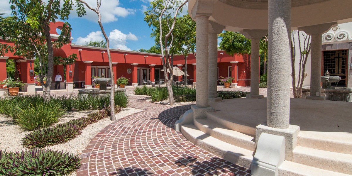 Ring in the Holidays at El Pueblito Mayakoba