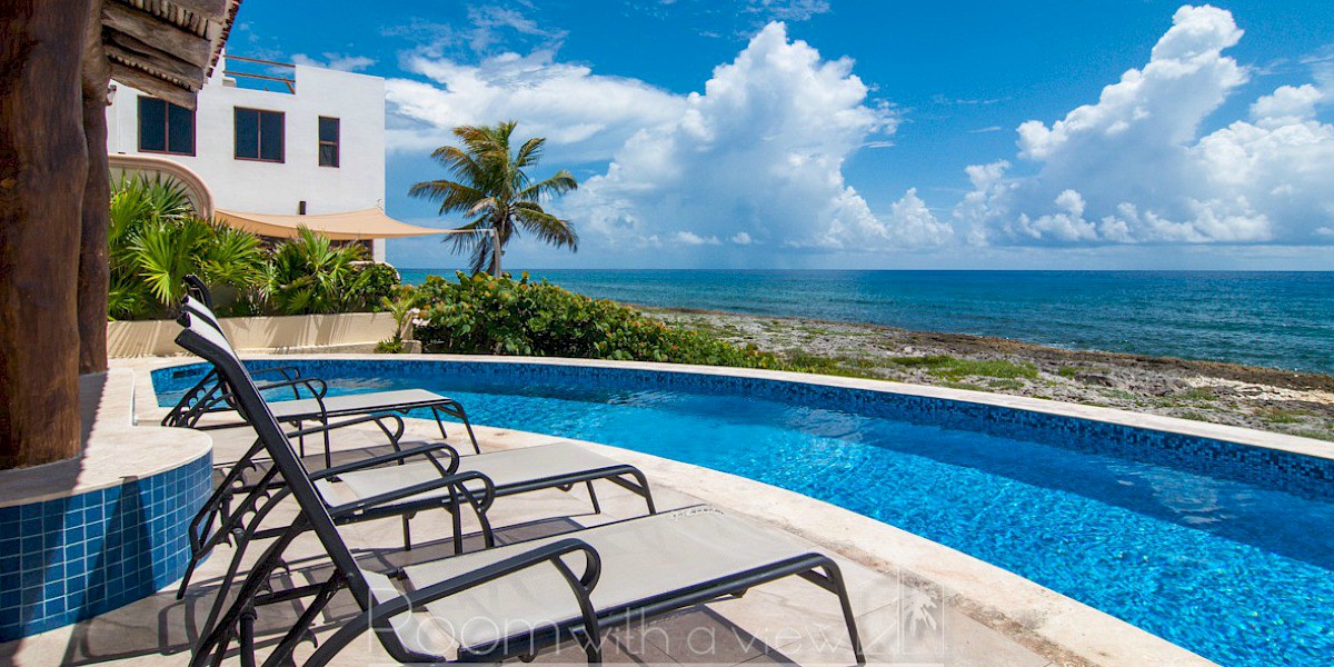 3 Styles to Decorate Around a Pool