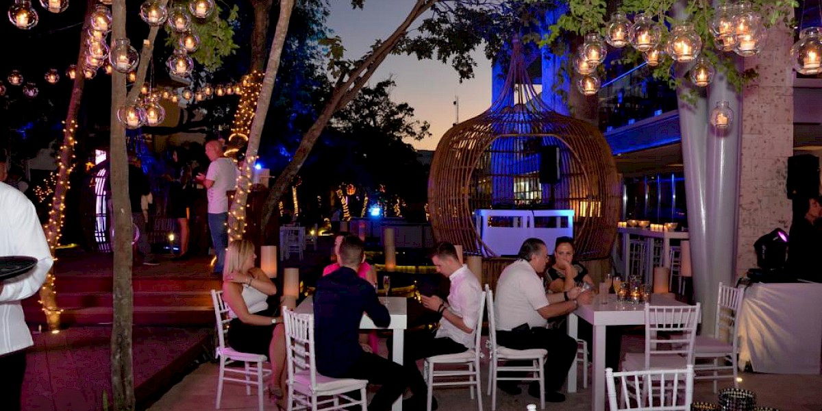 NEW LUXURY RESTAURANTS AT THE FIVES PLAYA DEL CARMEN