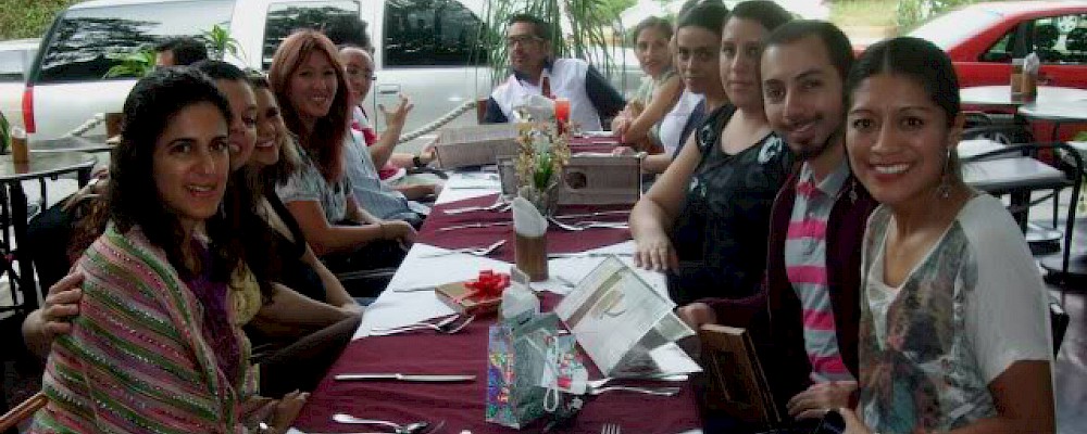 CELEBRA LA NAVIDAD CON UNA POSADA MEXICANA