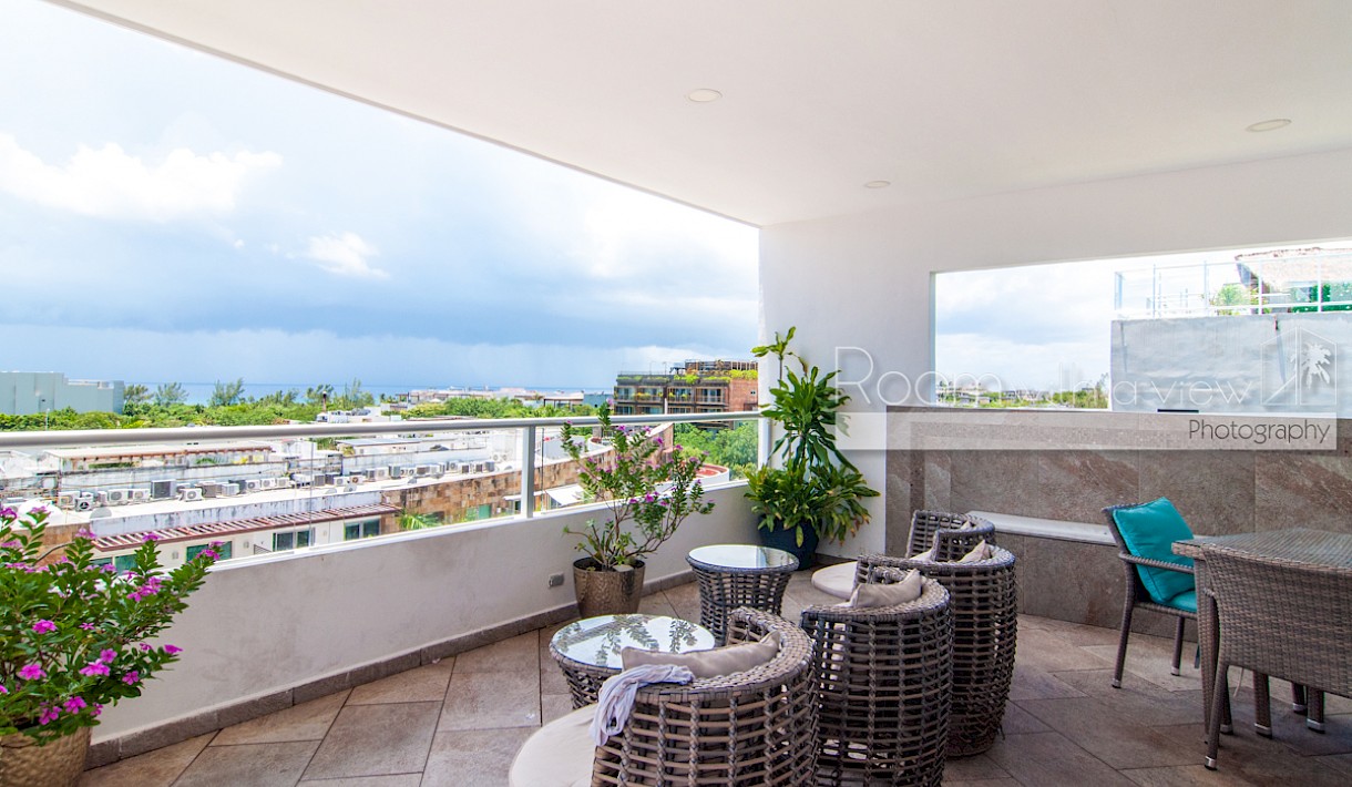 Playa Del Carmen Real Estate Listing | Quinta Coral Suites Beach Time